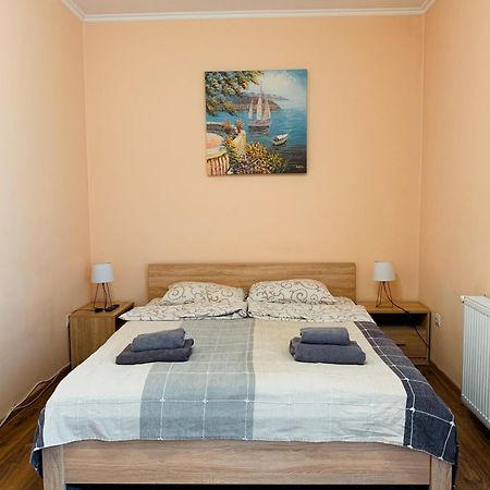 Apartments Domovik Мостова 5 Кв 38 Mukatschewo Exterior foto